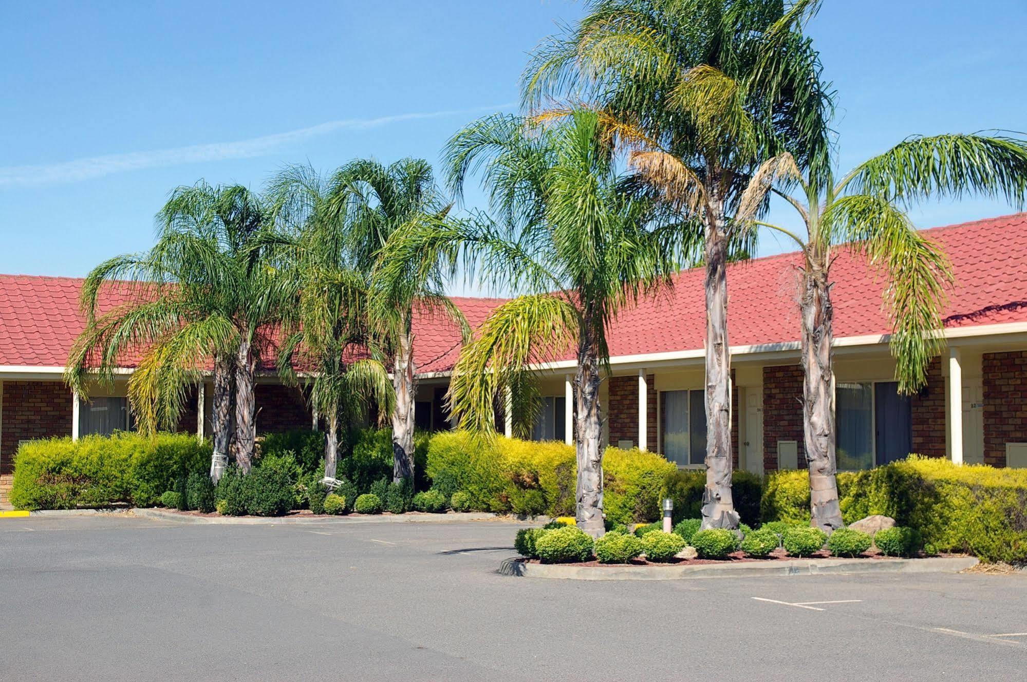Pines Country Club Motor Inn Shepparton Exteriör bild