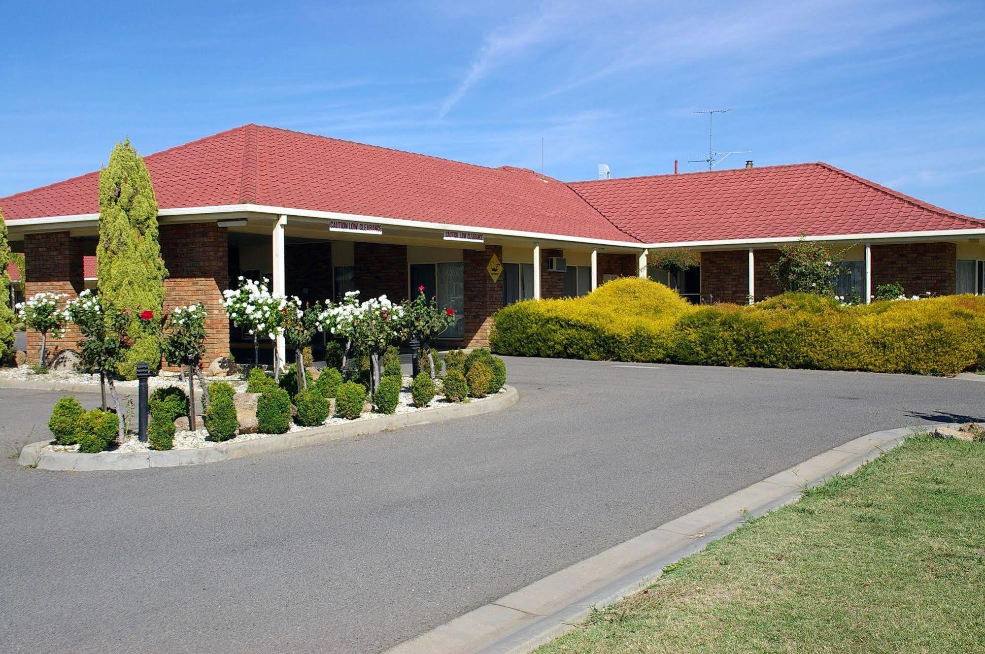 Pines Country Club Motor Inn Shepparton Exteriör bild