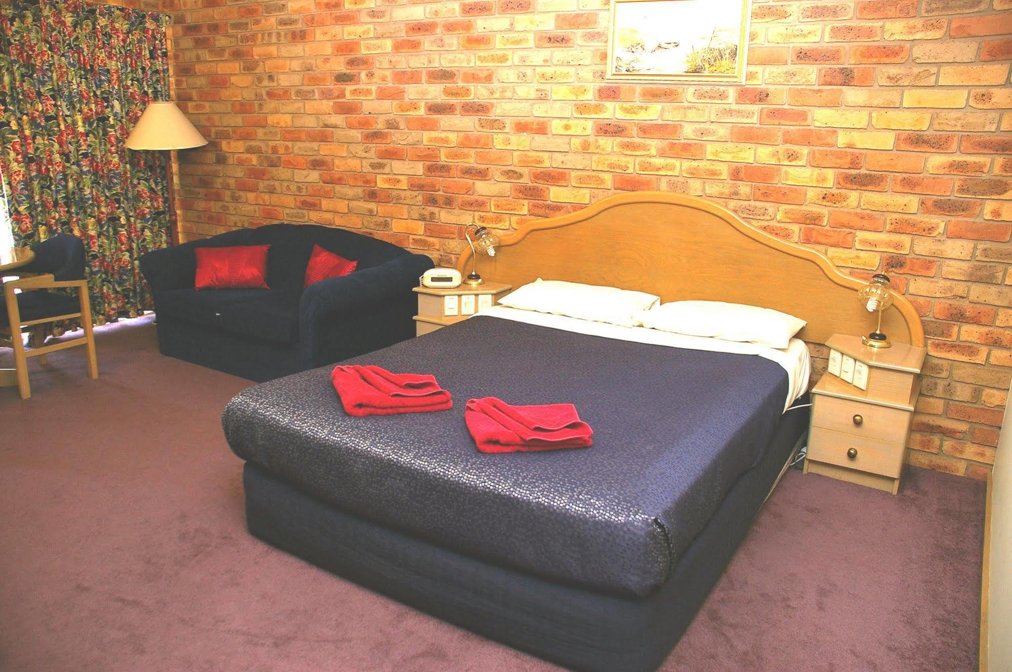 Pines Country Club Motor Inn Shepparton Exteriör bild