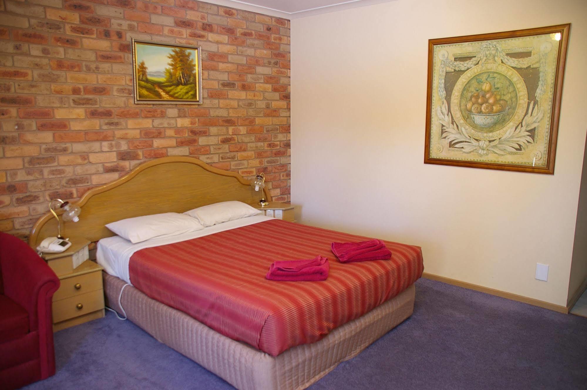 Pines Country Club Motor Inn Shepparton Exteriör bild