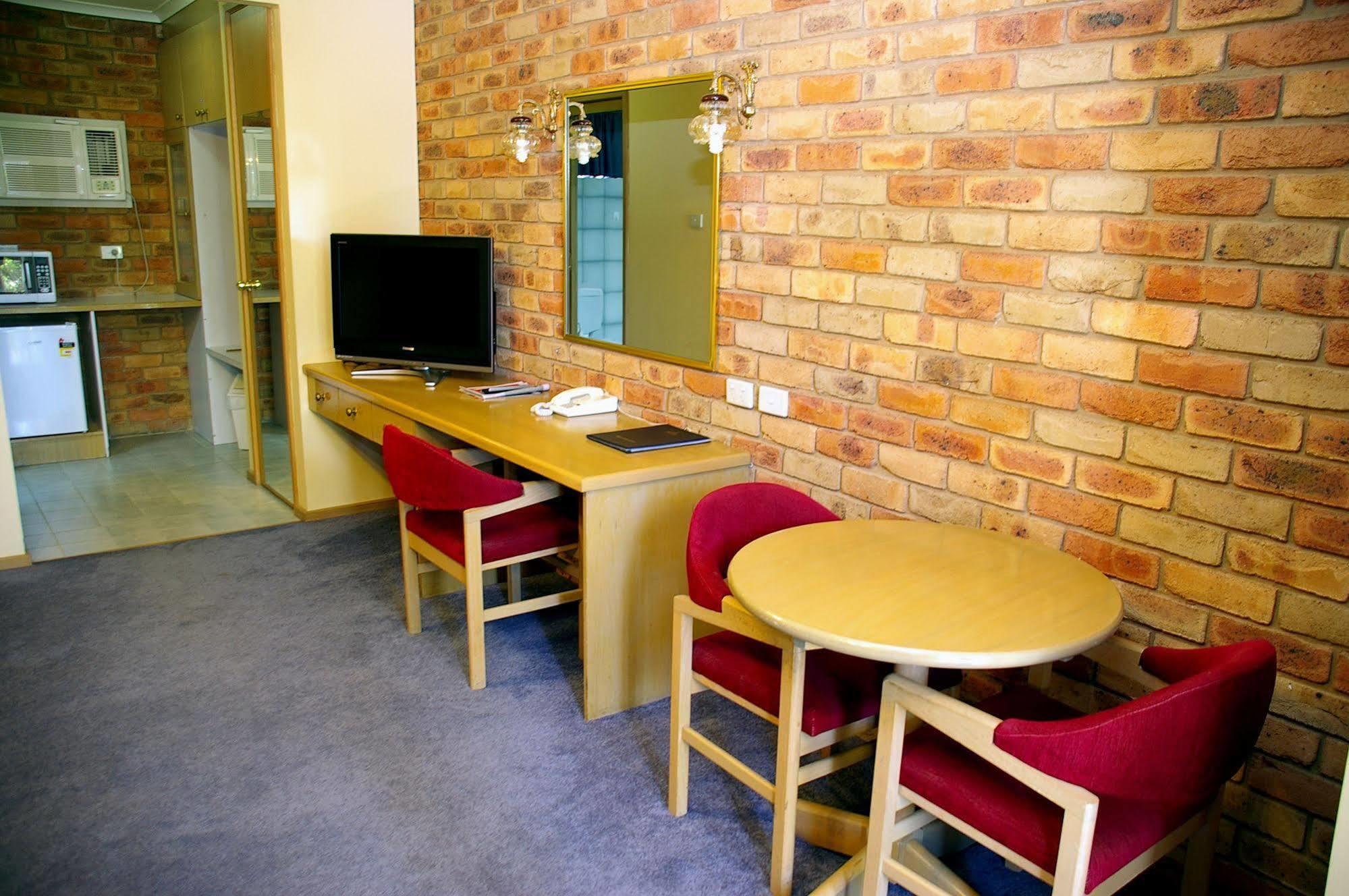 Pines Country Club Motor Inn Shepparton Exteriör bild