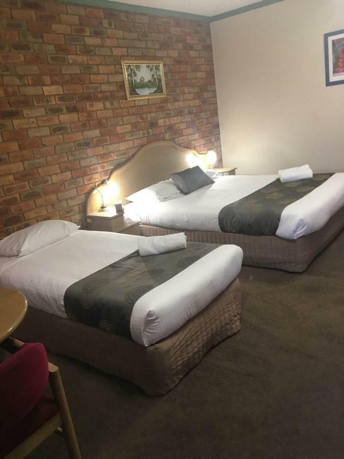 Pines Country Club Motor Inn Shepparton Exteriör bild